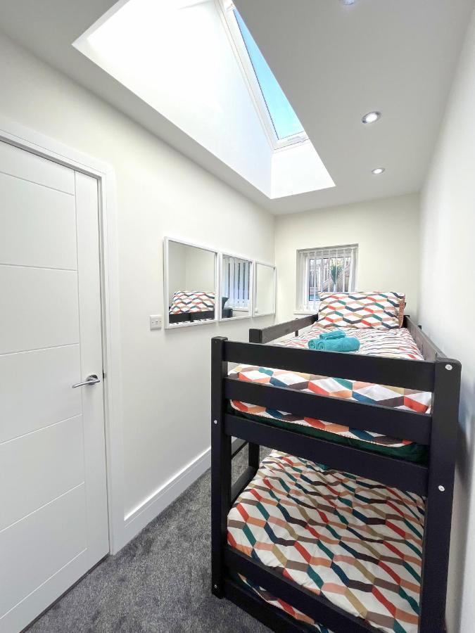 Luxury Property With Hot Tub And Sea Views Oystermouth ภายนอก รูปภาพ