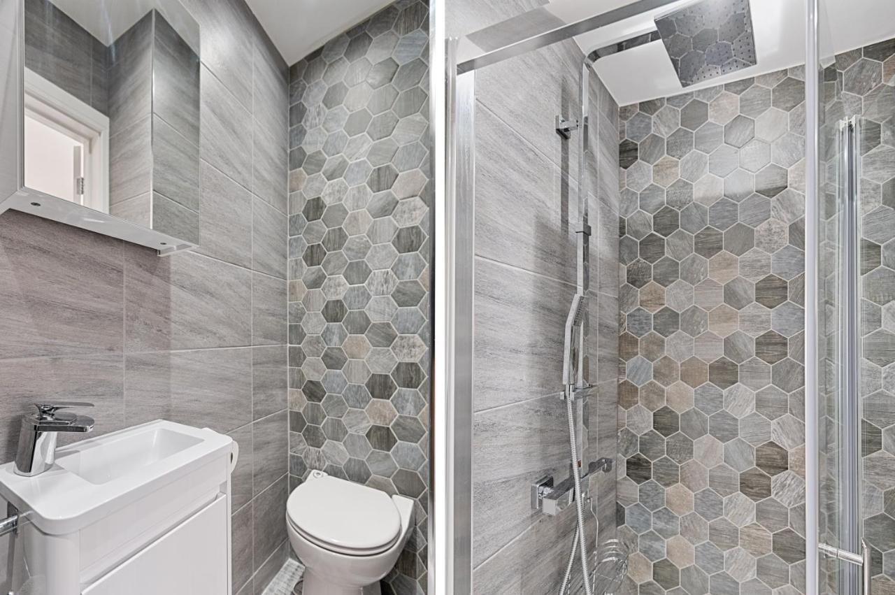 Luxury Property With Hot Tub And Sea Views Oystermouth ภายนอก รูปภาพ