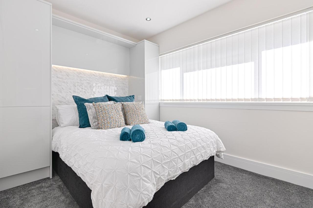 Luxury Property With Hot Tub And Sea Views Oystermouth ภายนอก รูปภาพ