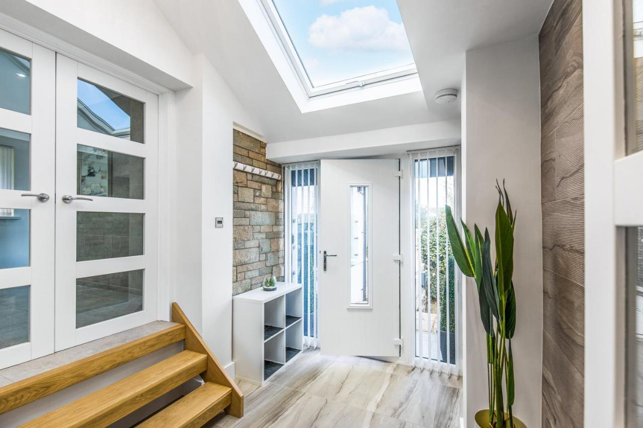 Luxury Property With Hot Tub And Sea Views Oystermouth ภายนอก รูปภาพ